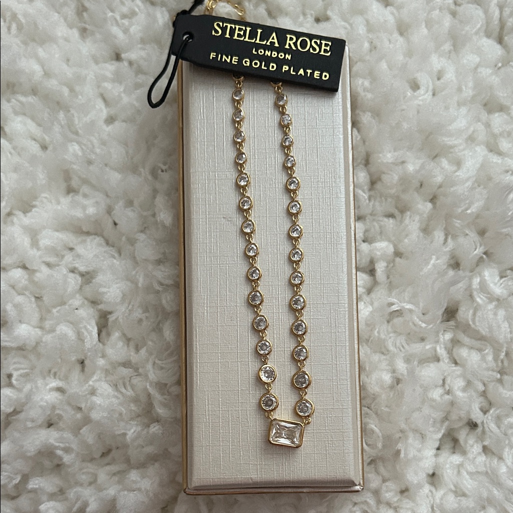 Gold Plated Necklace With Sparkling Accents